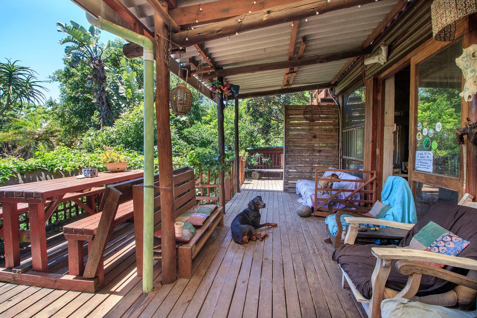 In The Green Backpackers Morgan's Bay Exterior photo